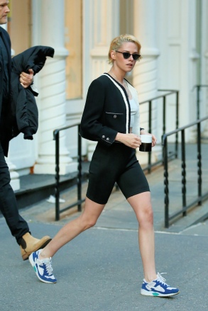 Kristen Stewart is spotted in Chanel outfit and tennis shoes with morning coffee leaving for NBC Today Show in New York City
Pictured: Kristen StewartRef: SPL5272585 041121 NON-EXCLUSIVEPicture by: Christopher Peterson / SplashNews.com
Splash News and PicturesUSA: +1 310-525-5808London: +44 (0)20 8126 1009Berlin: +49 175 3764 166photodesk@splashnews.com
World Rights