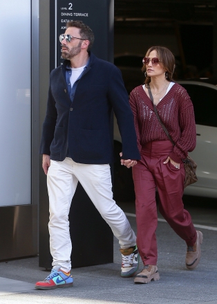 *EXCLUSIVE* Culver City, CA  - Ben Affleck and Jennifer Lopez spend their Sunday afternoon shopping with her son Max in Culver City. The threesome first stops at Gelson's Market before visiting GameStop for a new video game controller and then SideCar for doughnuts and coffee. Shot on 10/30/22.
Pictured: Ben Affleck, Jennifer Lopez
BACKGRID USA 2 NOVEMBER 2022 
BYLINE MUST READ: Stoianov / BACKGRID
USA: +1 310 798 9111 / usasales@backgrid.com
UK: +44 208 344 2007 / uksales@backgrid.com
*UK Clients - Pictures Containing ChildrenPlease Pixelate Face Prior To Publication*